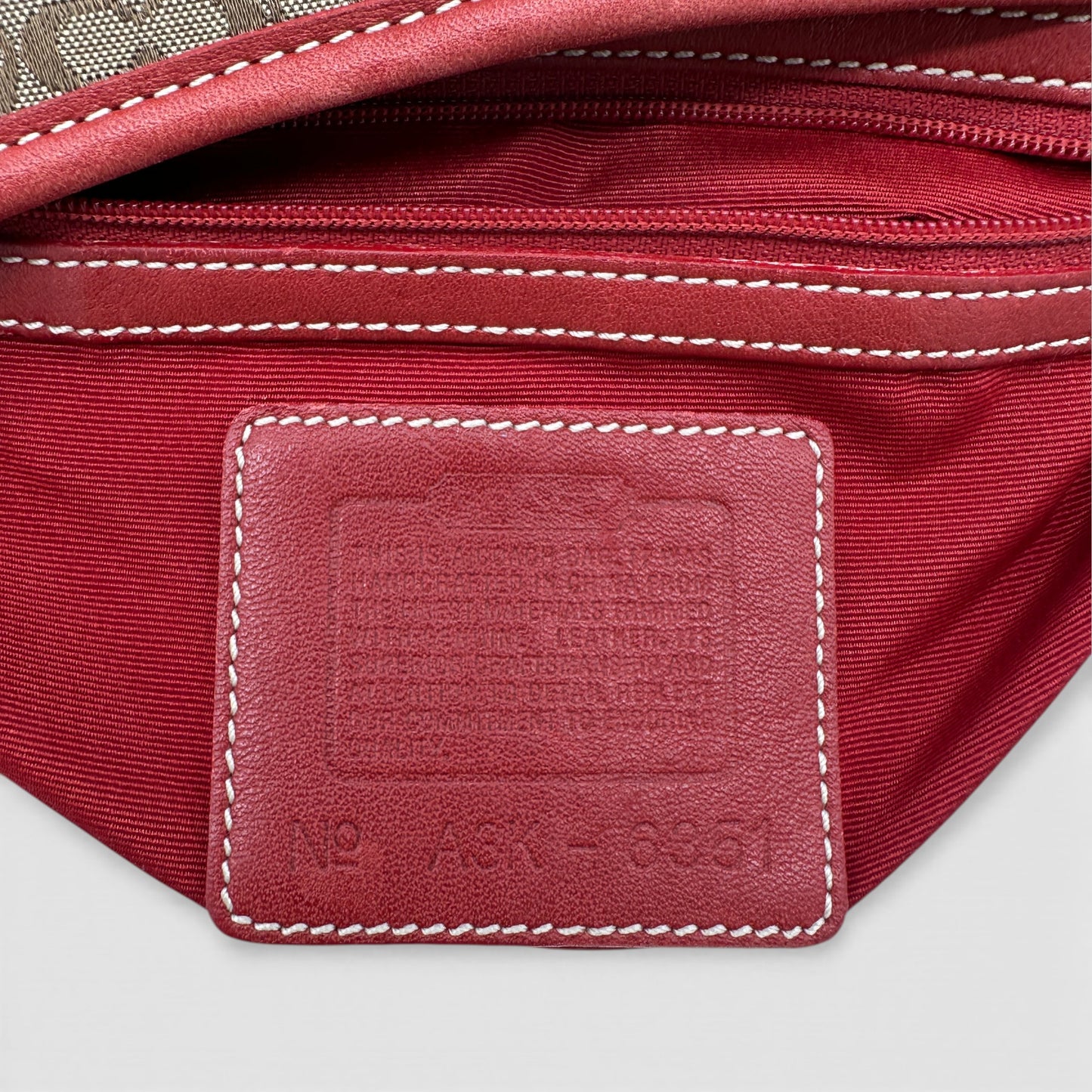 Sac bandoulière vintage Coach 6351 rouge Soho