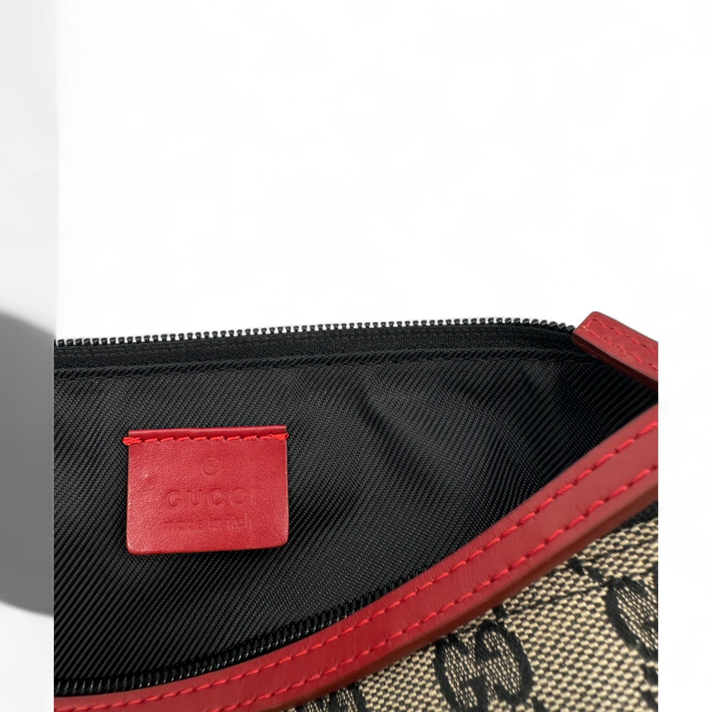 Vintage Gucci Boat Pochette Shoulder Bag