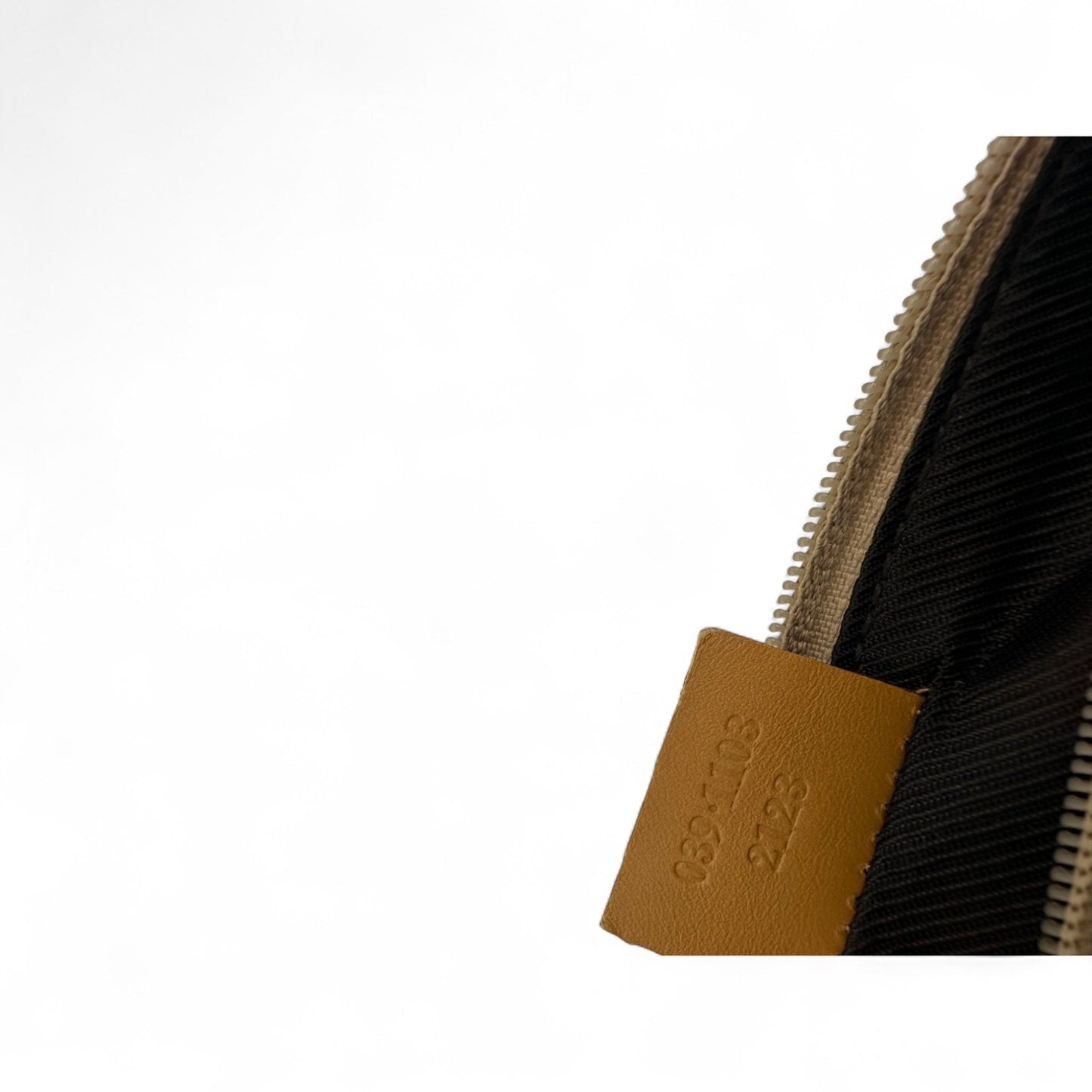 Vintage Gucci Boat Pochette Shoulder Bag - Thanks it's Vintage