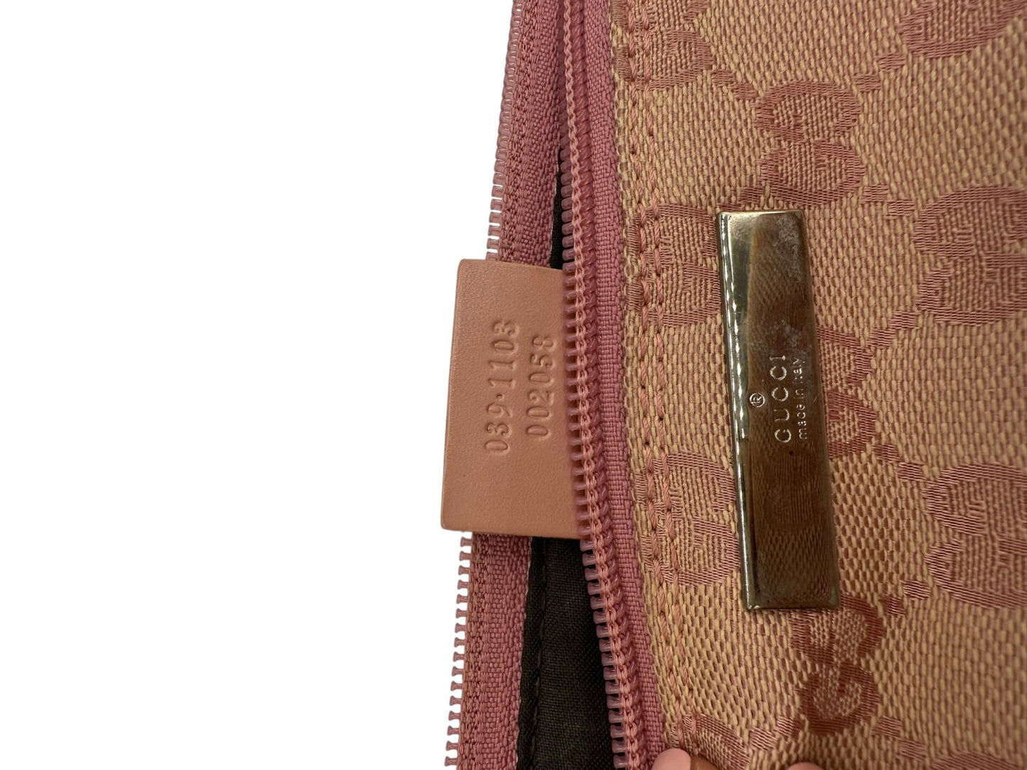 Vintage Gucci Boat Pochette Shoulder Bag in Pink GG Monogram - Thanks it's Vintage