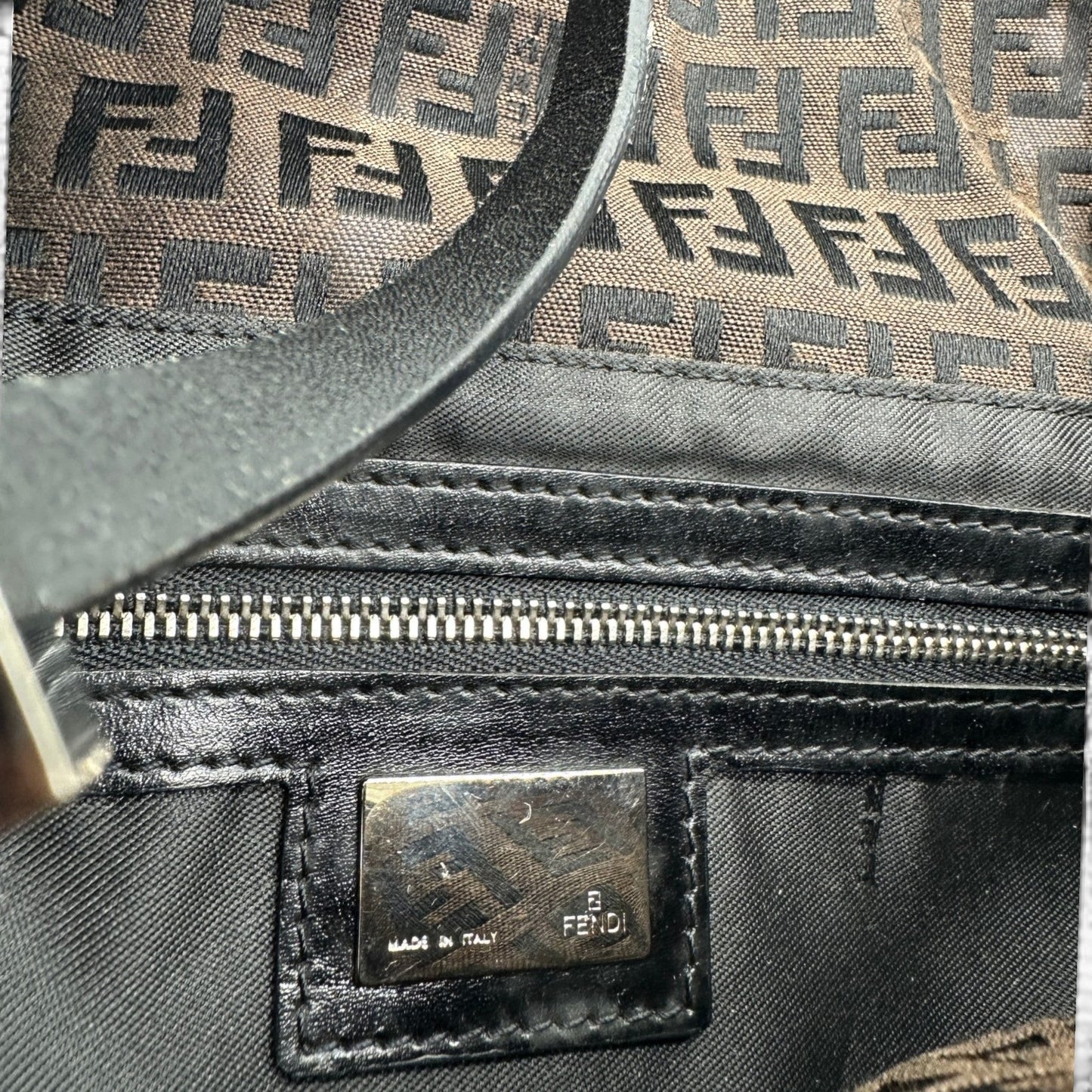 Sac bandoulière Fendi Baguette vintage monogramme Zucchino
