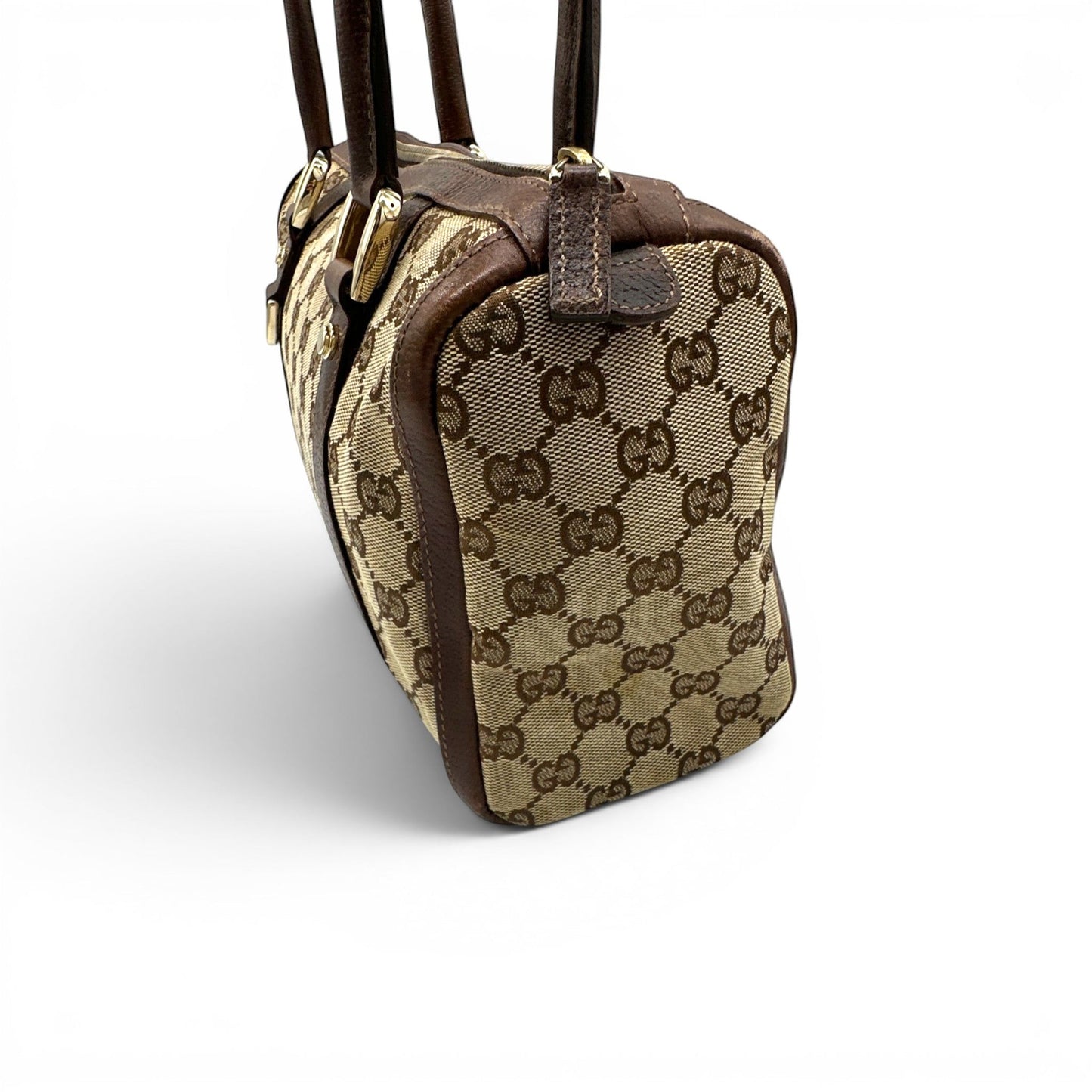 Sac cabas vintage Gucci en bambou monogrammé, grand format, porté épaule