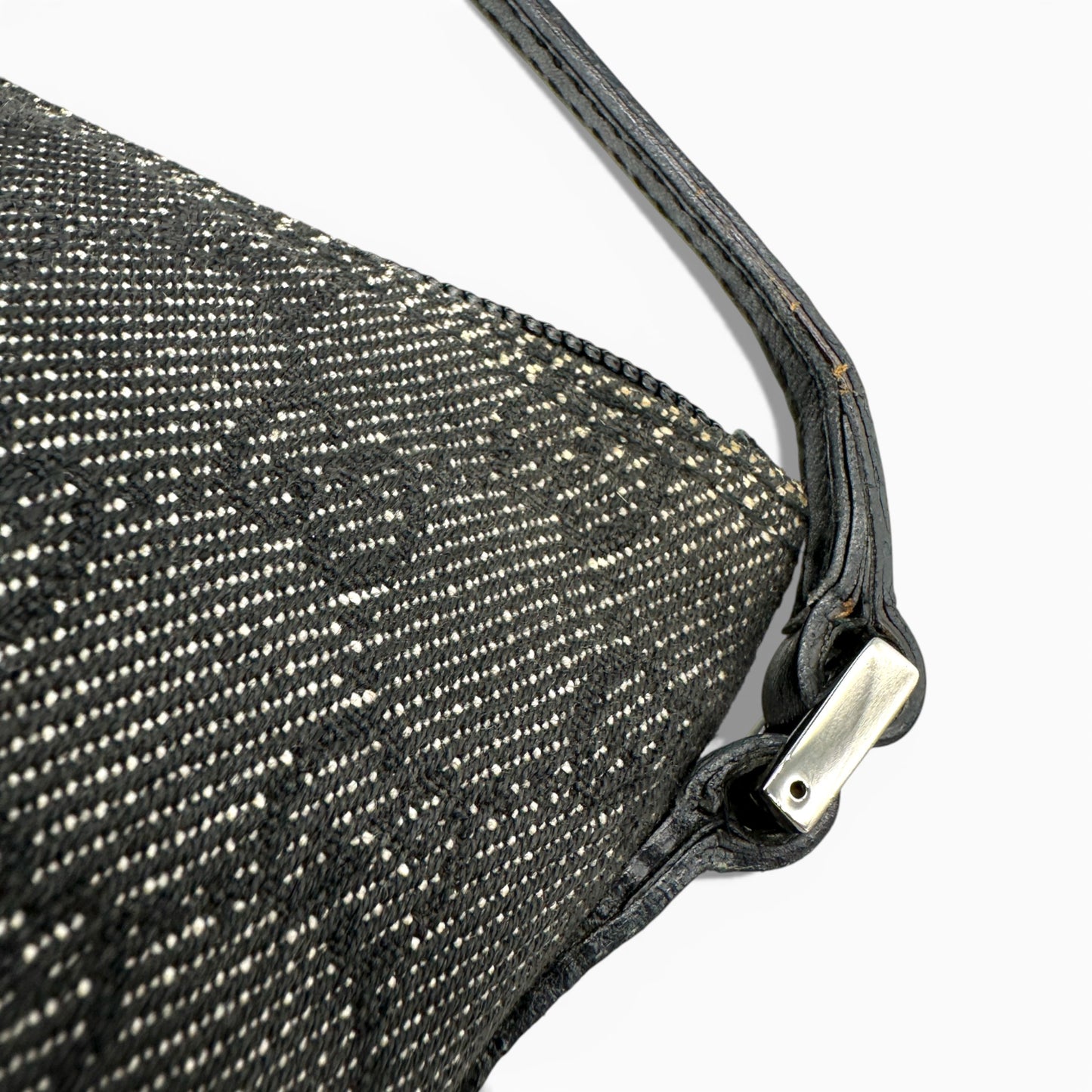 Gucci Boat Pochette 07198 Shoulder Bag