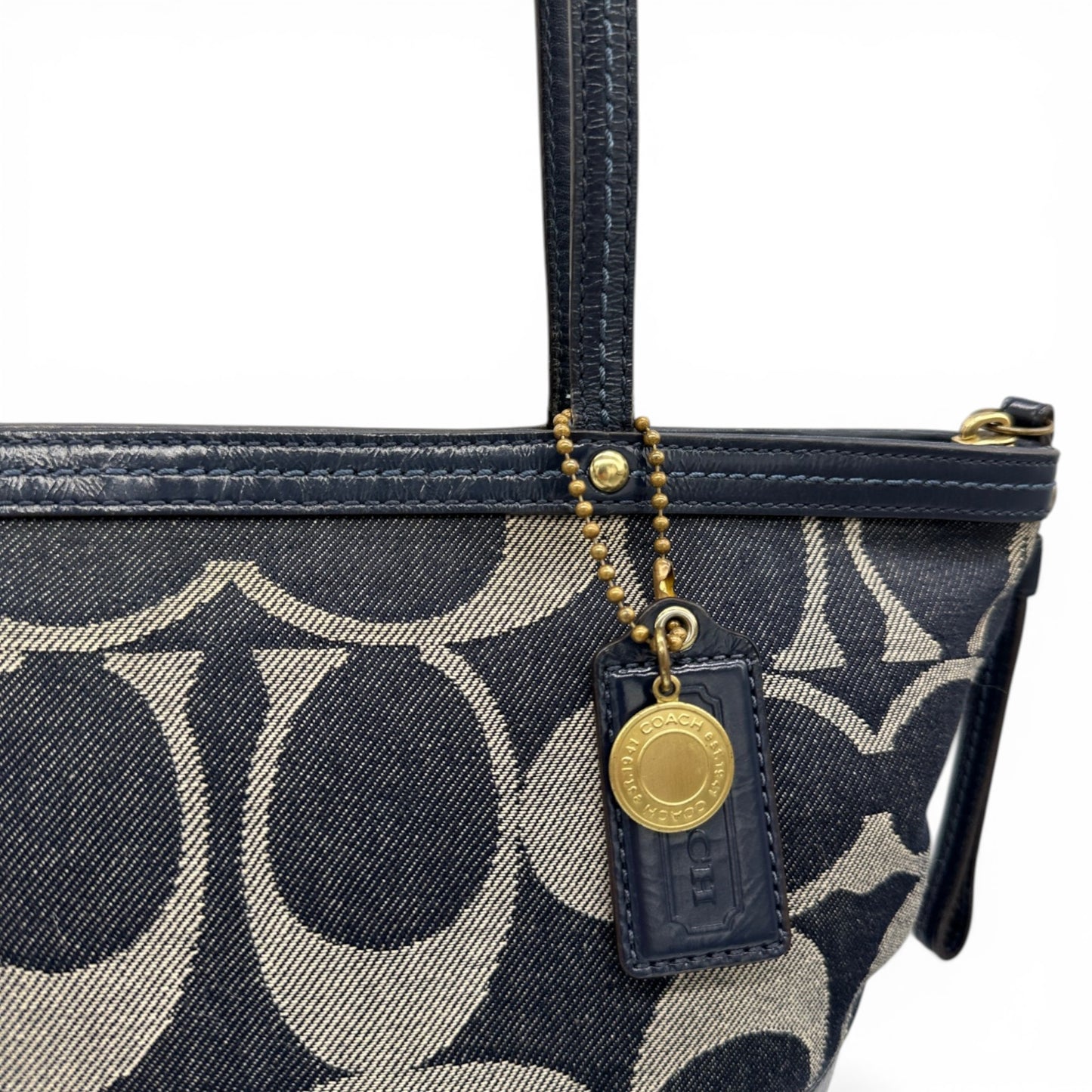 Sac cabas vintage Coach 12546 en denim, porté épaule ou bandoulière