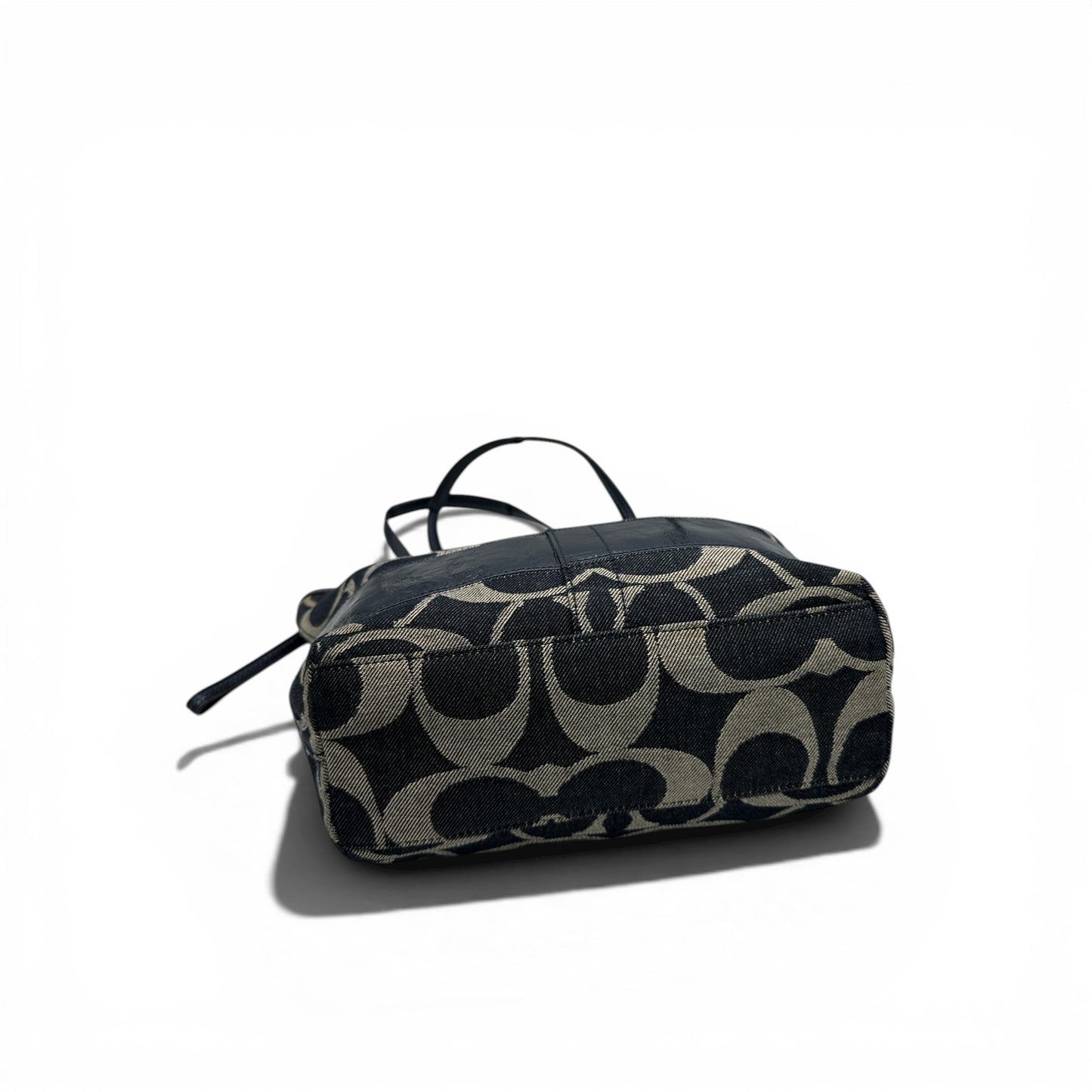 Sac cabas vintage Coach 12546 en denim, porté épaule ou bandoulière