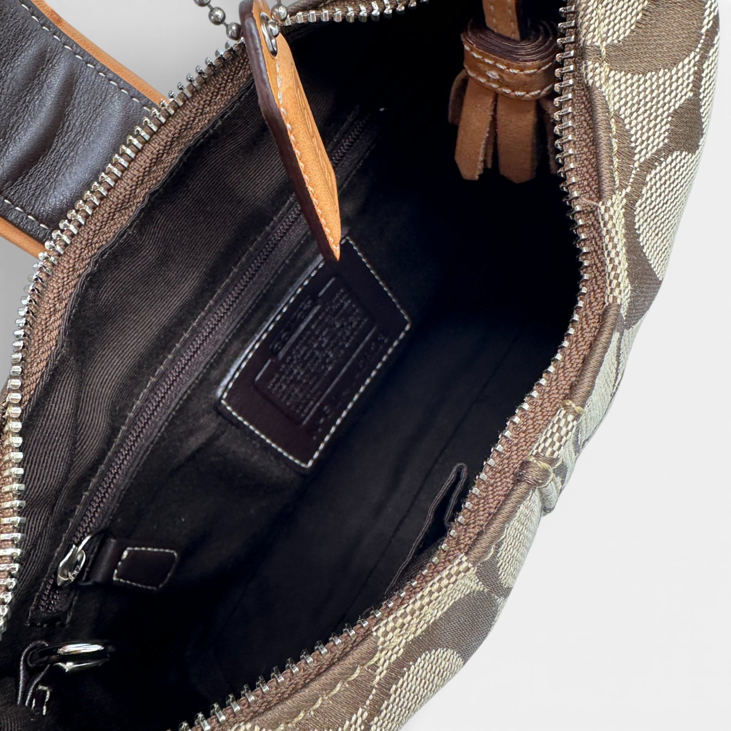 Vintage Coach 6823 Soho Schwarze Halbmond-Schultertasche