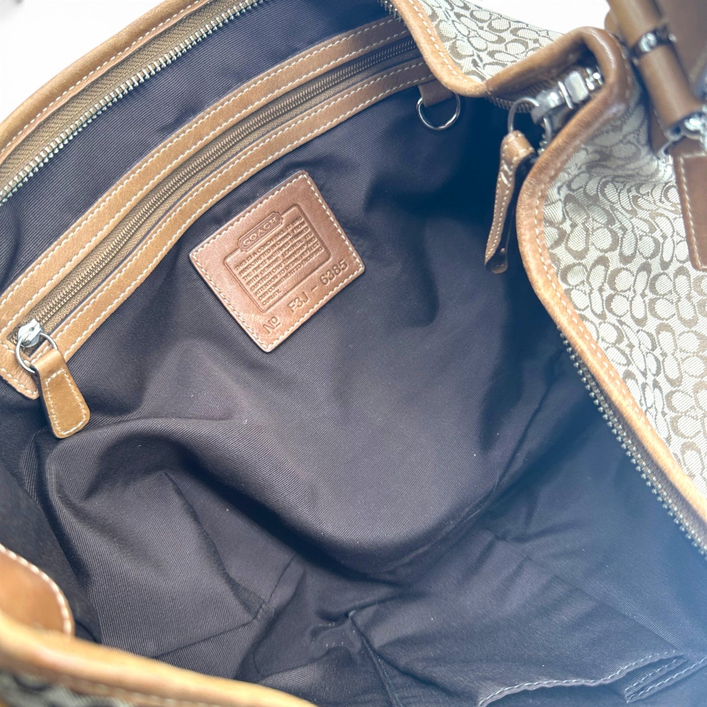 Vintage Coach 6385 Croissant Shoulder Bag