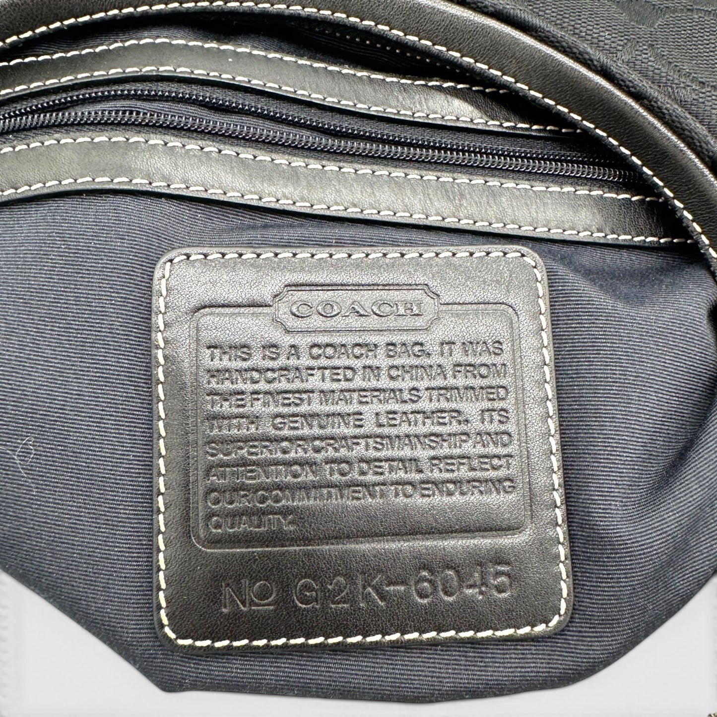 Sac bandoulière vintage Coach 6045 en forme de demi-lune