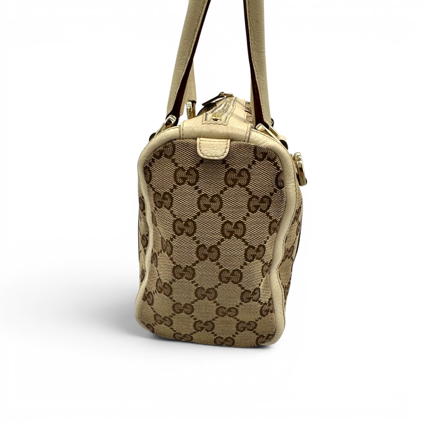 Sac cabas vintage Gucci en bambou monogrammé, grand format, porté épaule