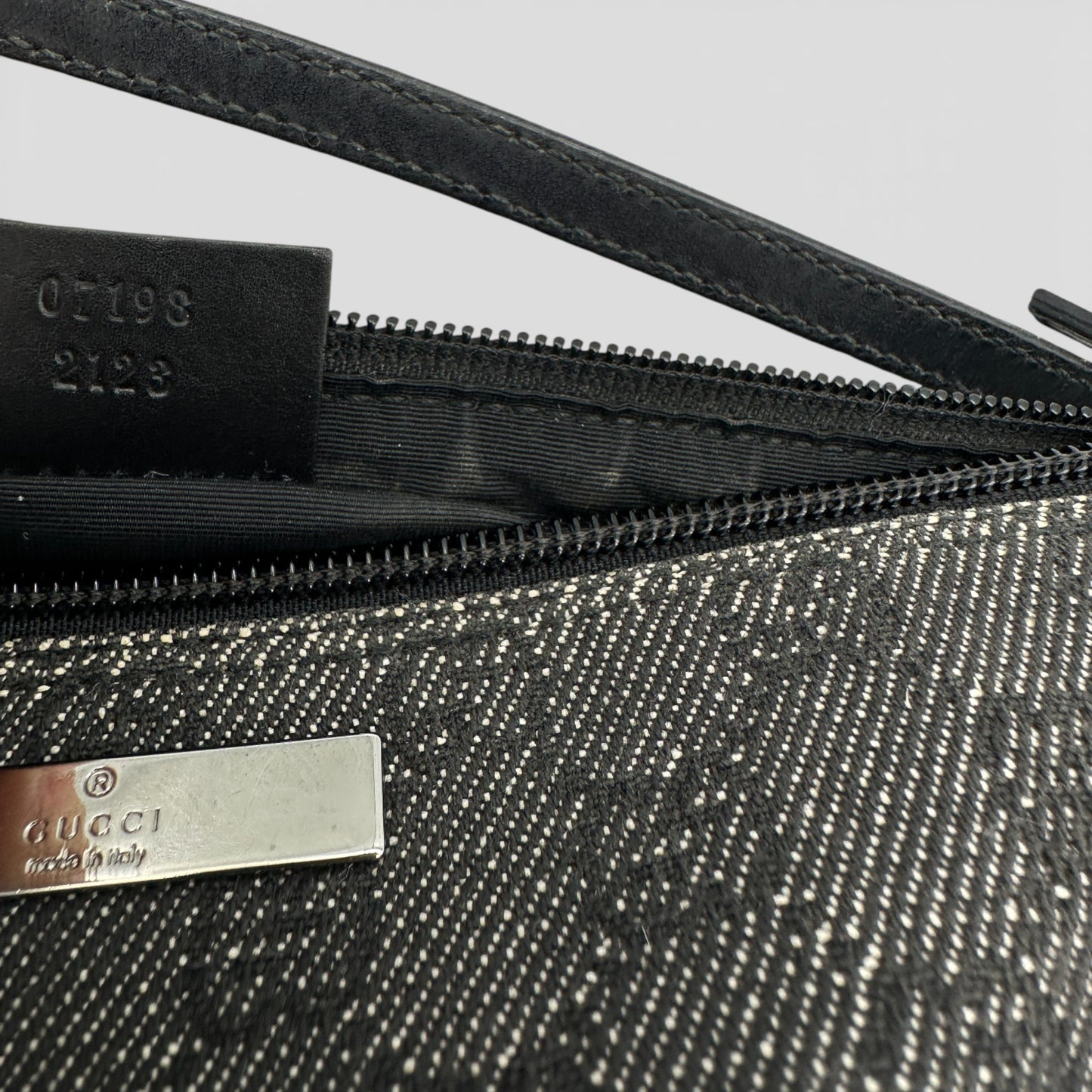 Gucci Boat Pochette 07198 Shoulder Bag