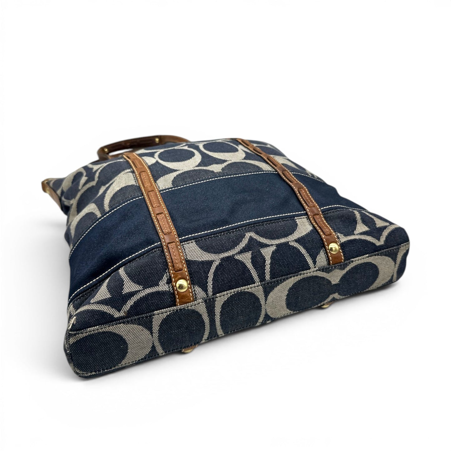 Sac cabas vintage Coach 11179 en denim, porté épaule ou bandoulière