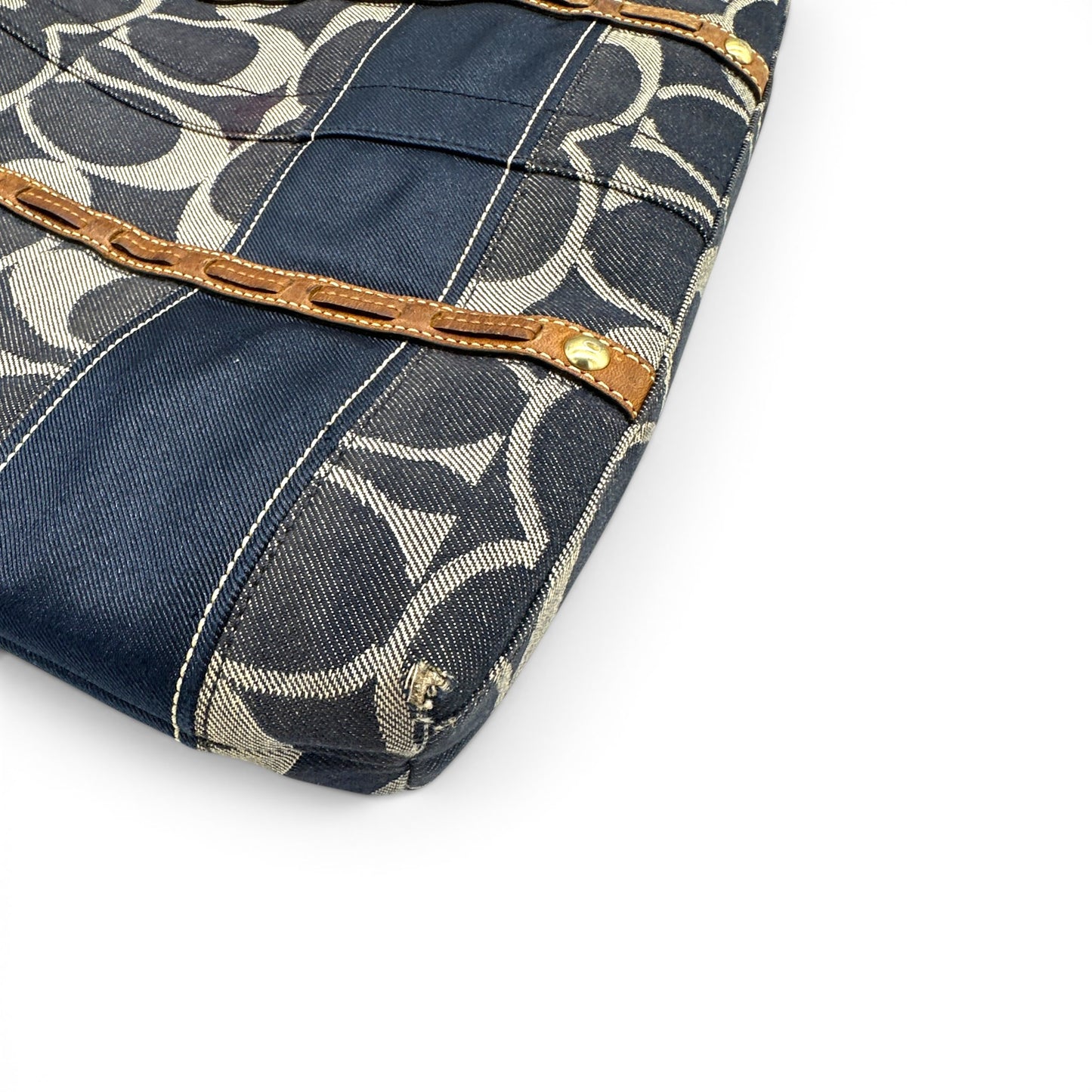 Sac cabas vintage Coach 11179 en denim, porté épaule ou bandoulière