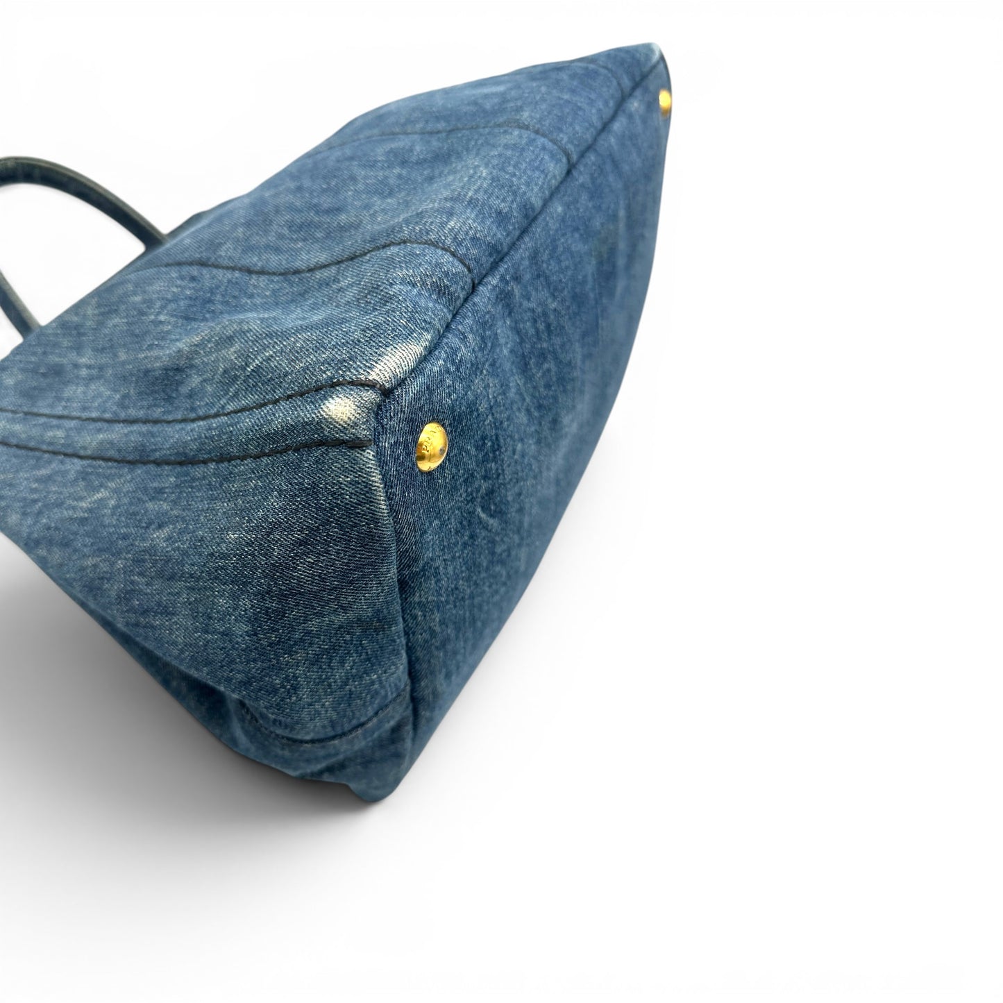 Miu Miu Matelassé Handtasche aus grauem Leder
