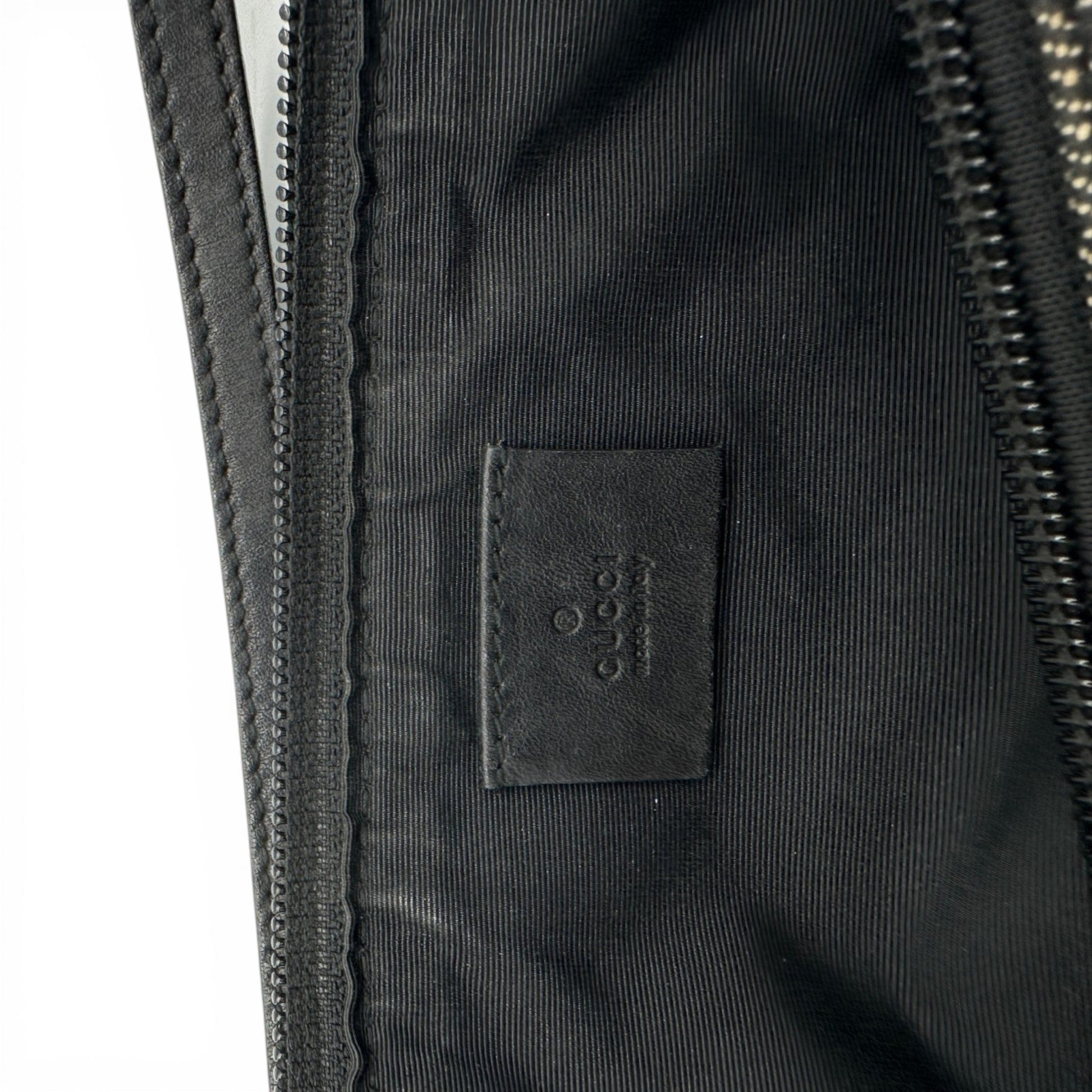 Gucci Boat Pochette 07198 Shoulder Bag - Thanks it's Vintage