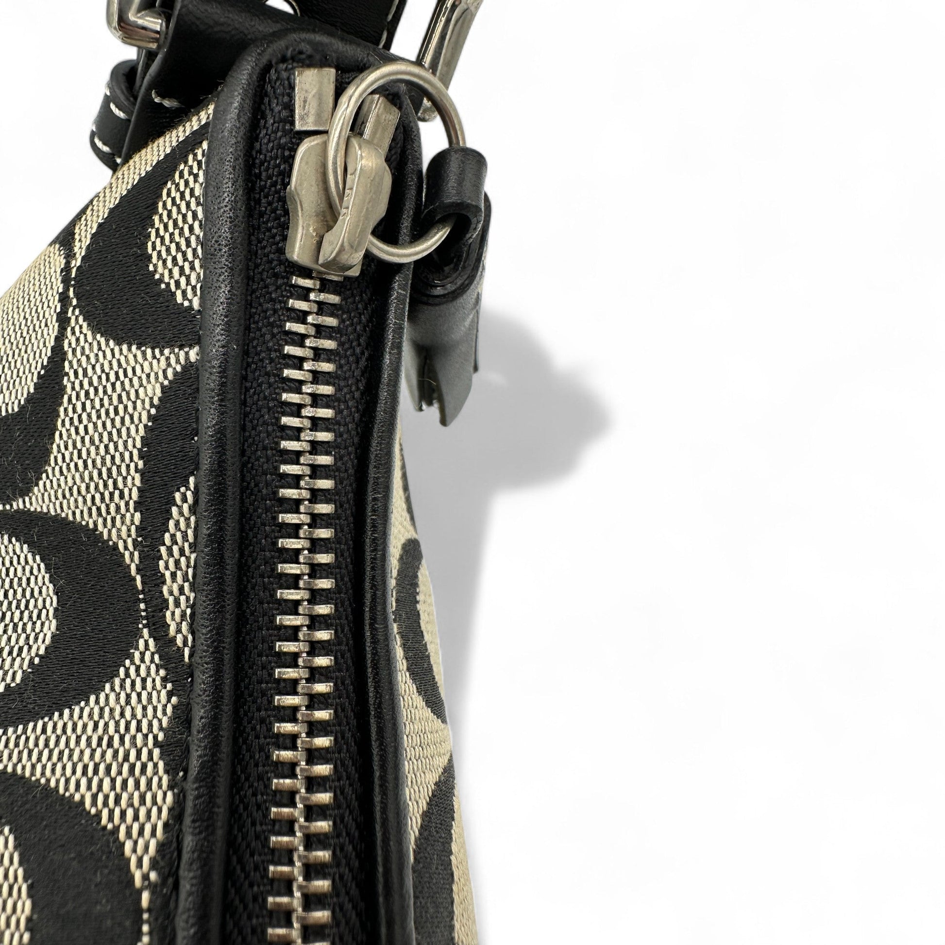 Vintage Coach 6371 East West Baguette Shoulder Bag - Thanks it's Vintage