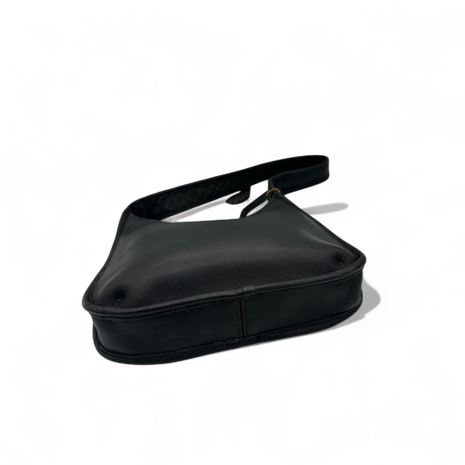 Vintage Coach 9020 Made in the US Black Leather Ergo Shoulder Bag from the 90s - Thanks it's Vintage