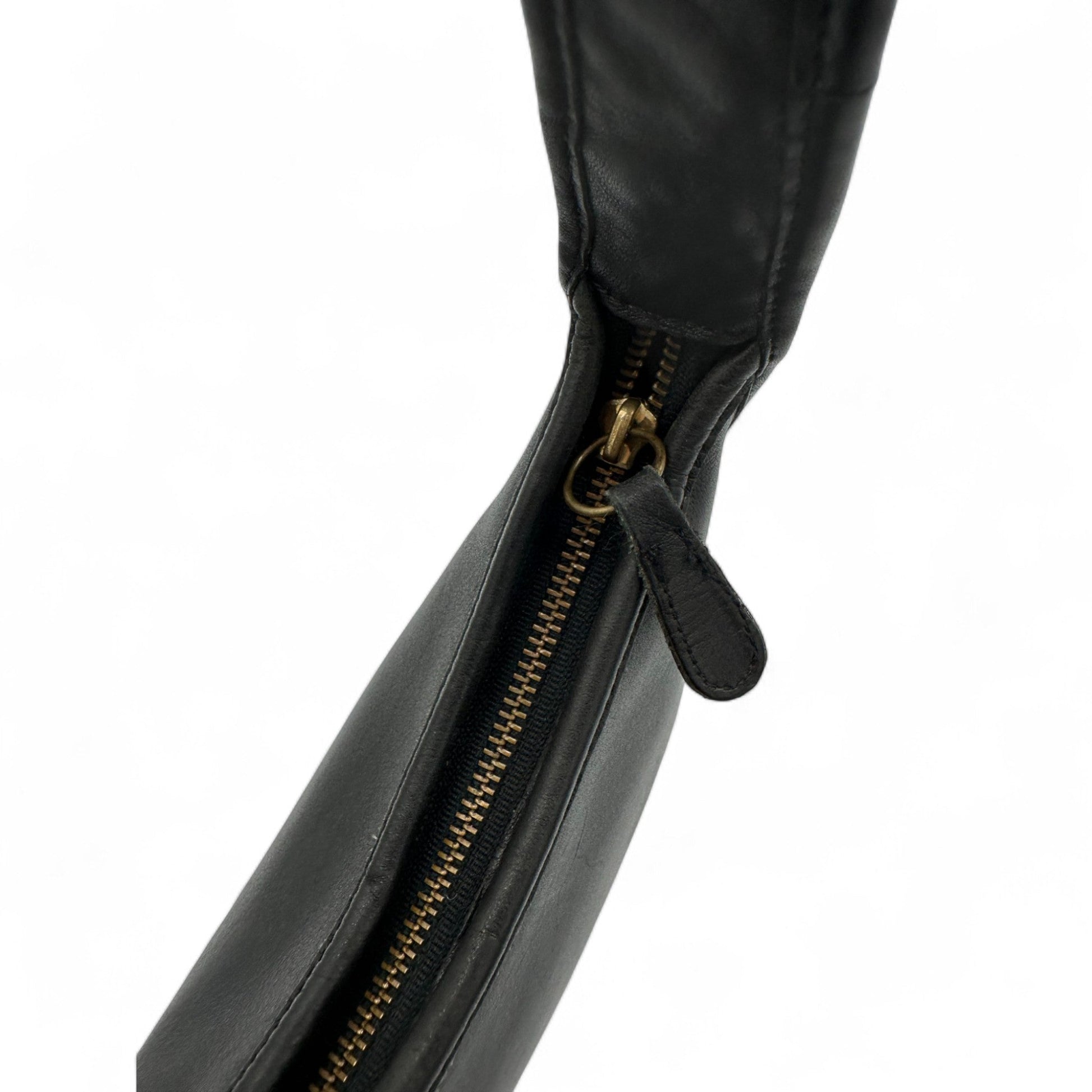 Vintage Coach 9020 Made in the US Black Leather Ergo Shoulder Bag from the 90s - Thanks it's Vintage