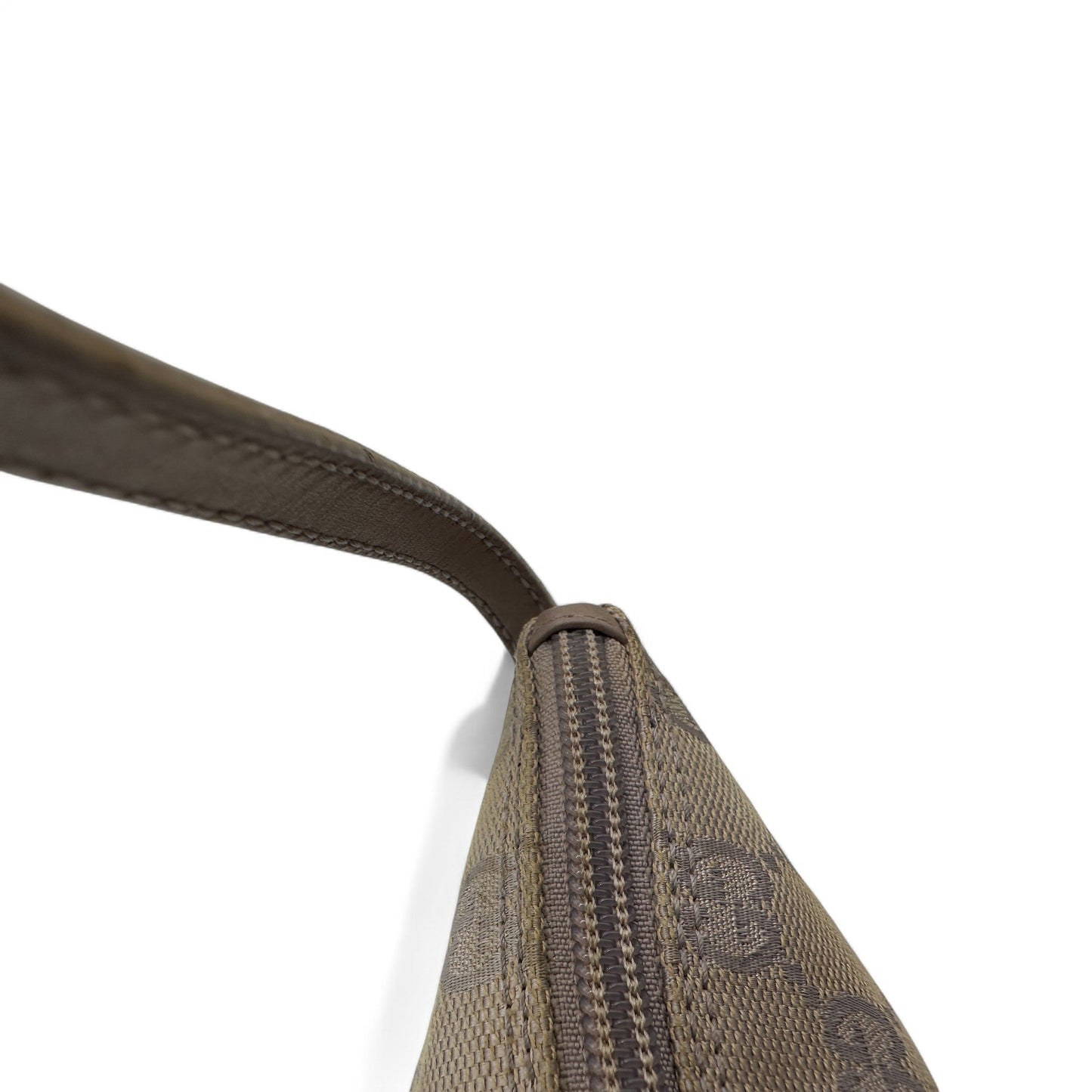 Vintage Gucci 07198 Boat Pochette Shoulder Bag - Thanks it's Vintage