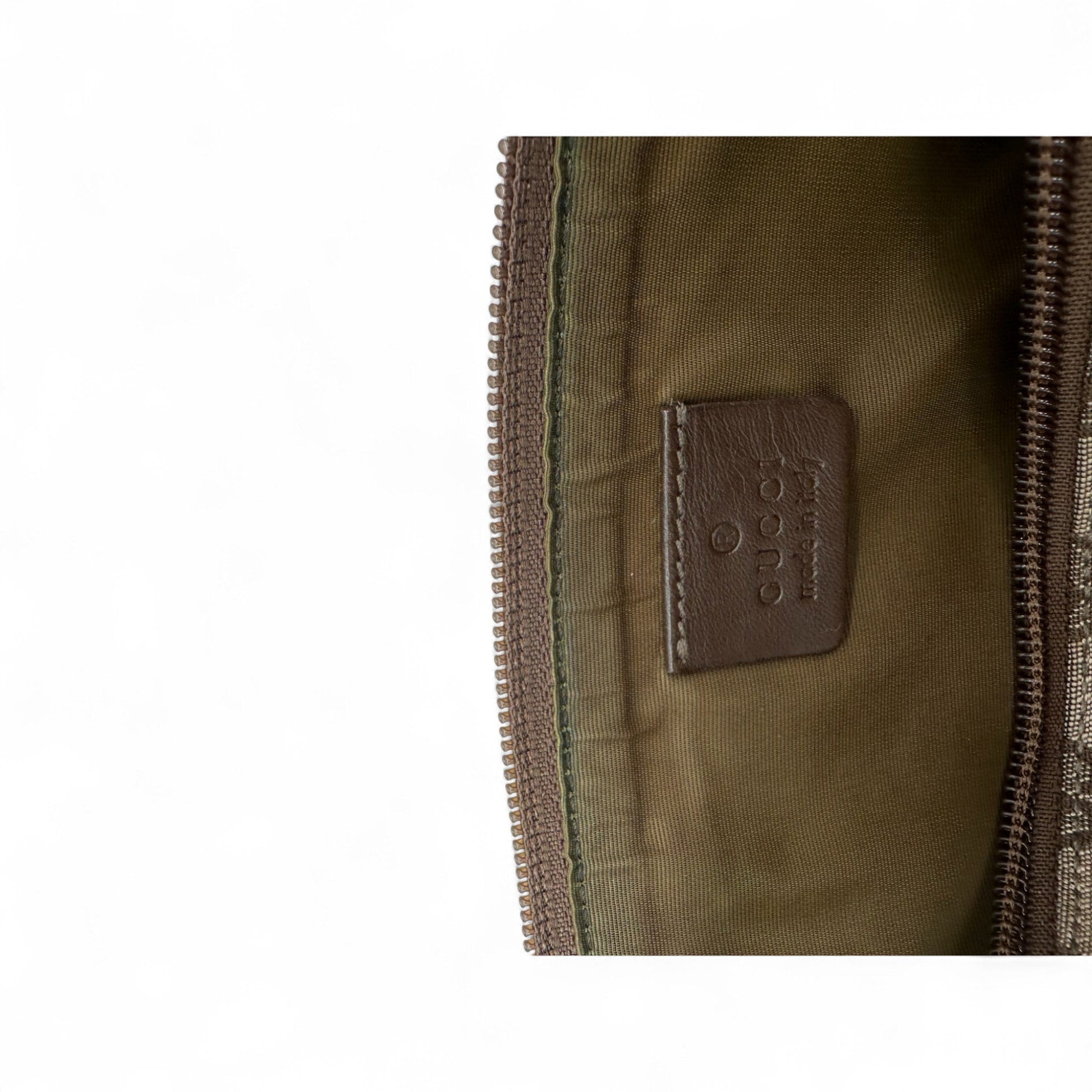 Vintage Gucci Boat Pochette Bag in GG Monogram - Thanks it's Vintage