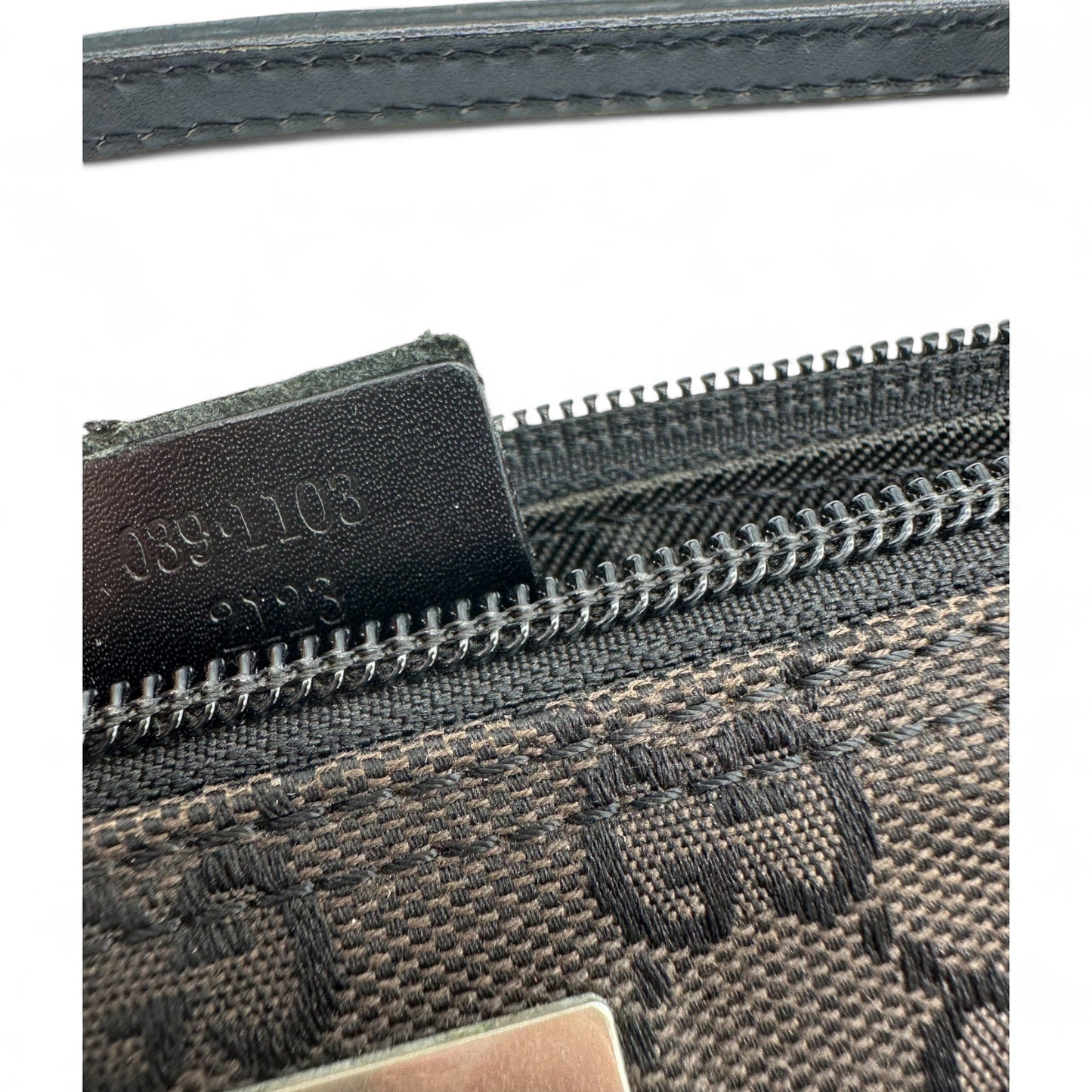 Vintage Gucci Boat Pochette Shoulder Bag in Black GG Monogram - Thanks it's Vintage