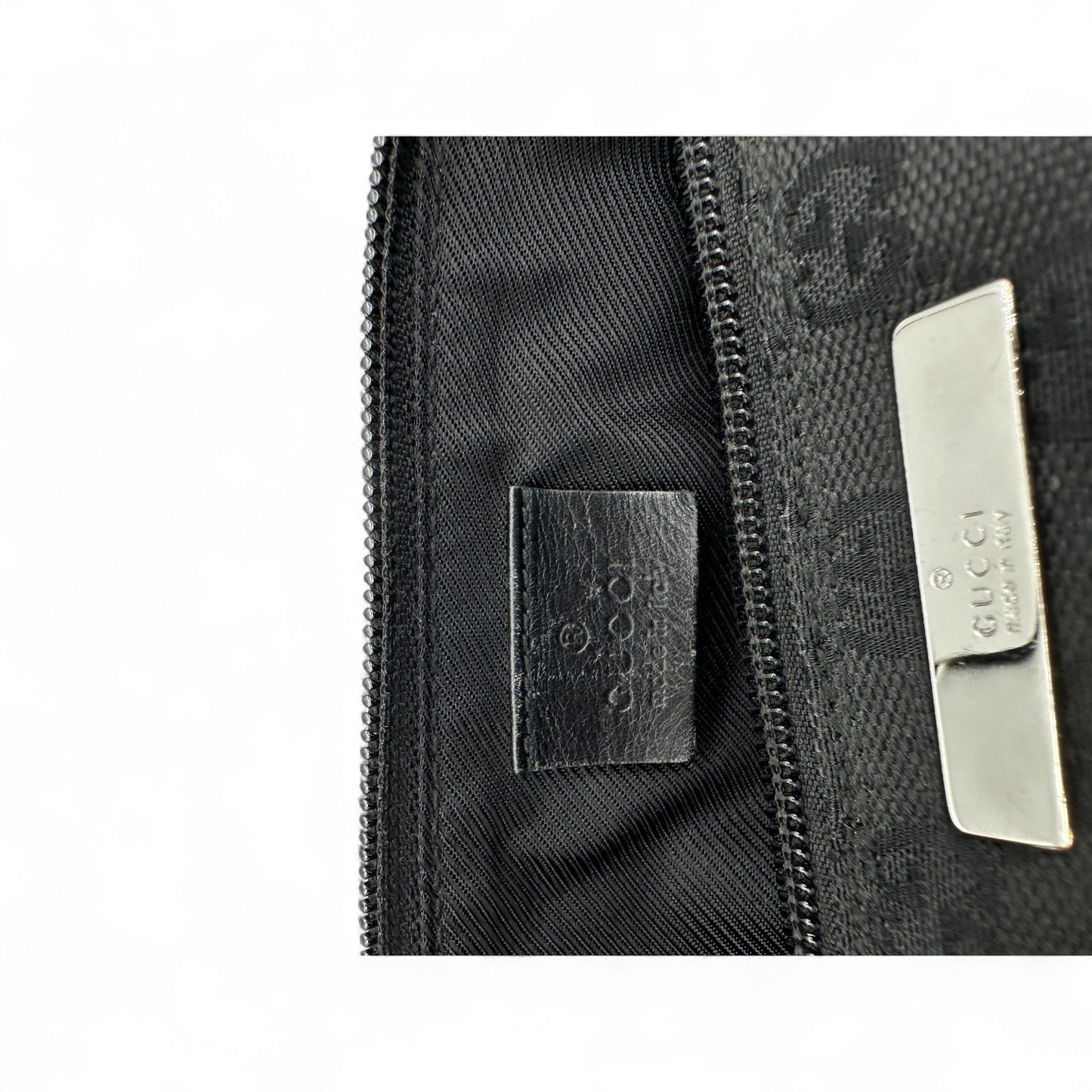 Vintage Gucci Boat Pochette Shoulder Bag in Black GG Monogram - Thanks it's Vintage