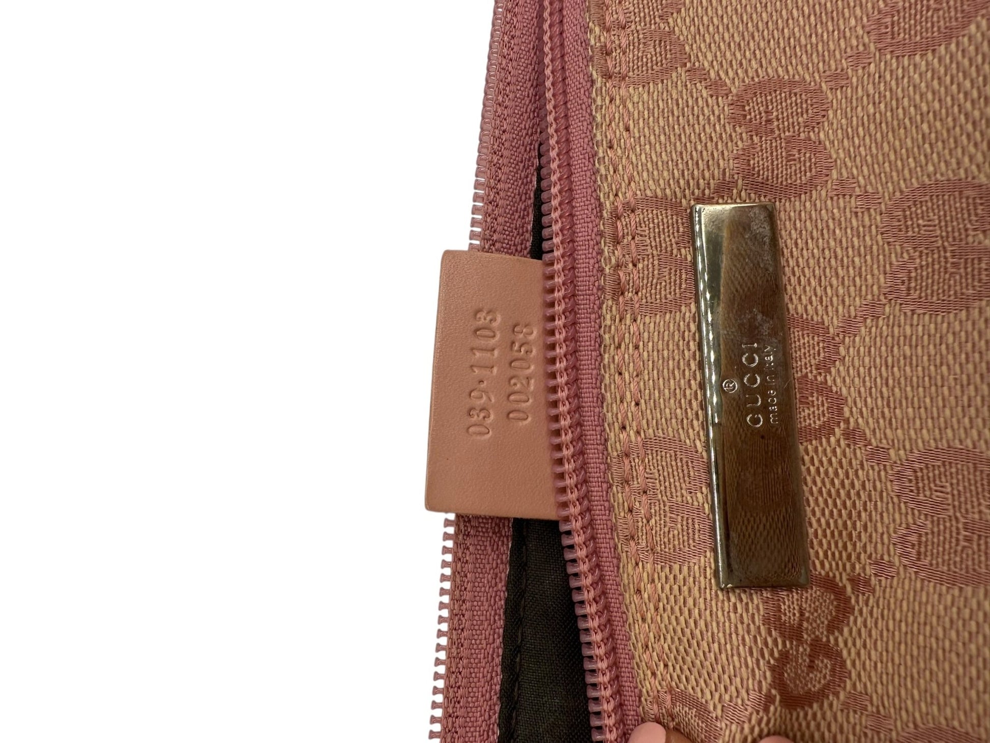 Vintage Gucci Boat Pochette Shoulder Bag in Pink GG Monogram - Thanks it's Vintage