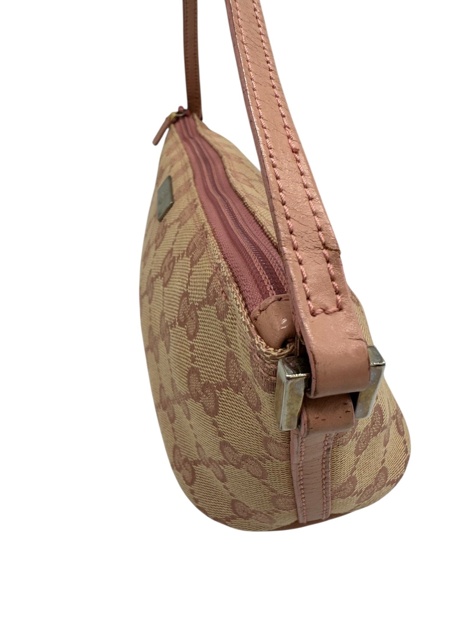 Vintage Gucci Boat Pochette Shoulder Bag in Pink GG Monogram - Thanks it's Vintage