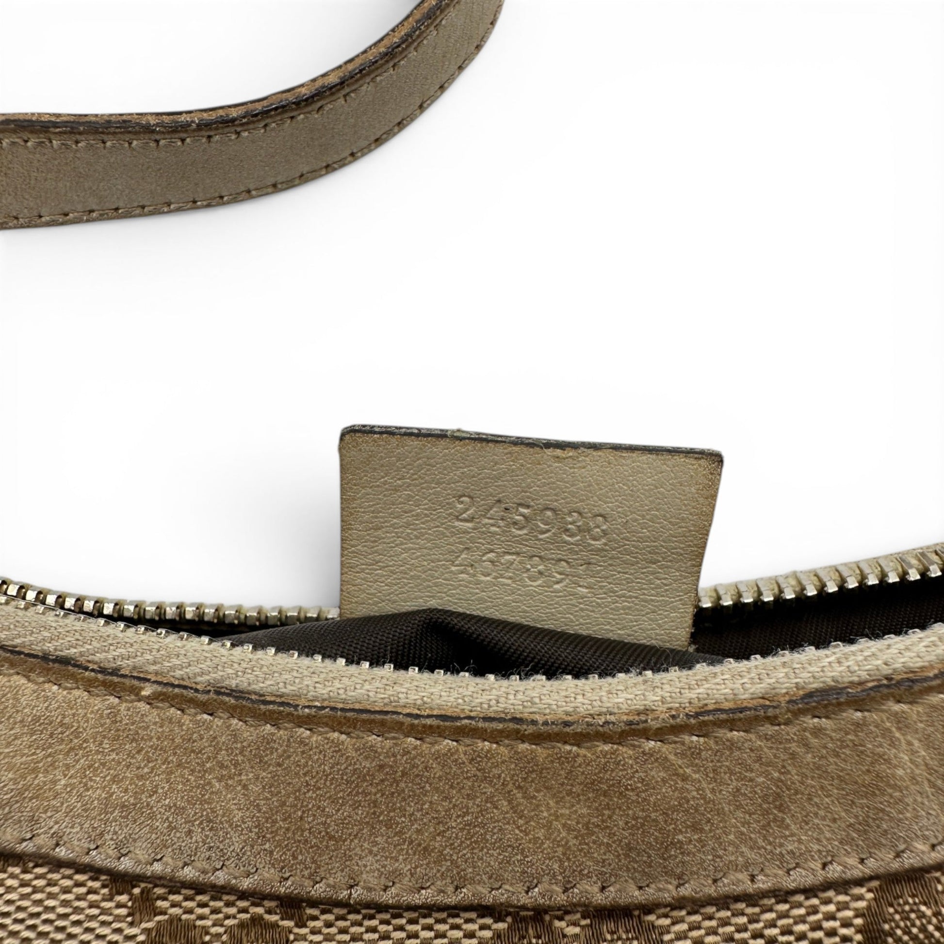 Vintage Gucci GG Heart Pochette - Thanks it's Vintage