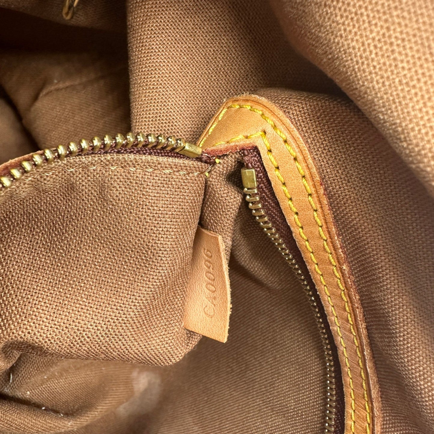 Vintage Louis Vuitton Monogram Batignolles Horizontal Handbag - Thanks it's Vintage