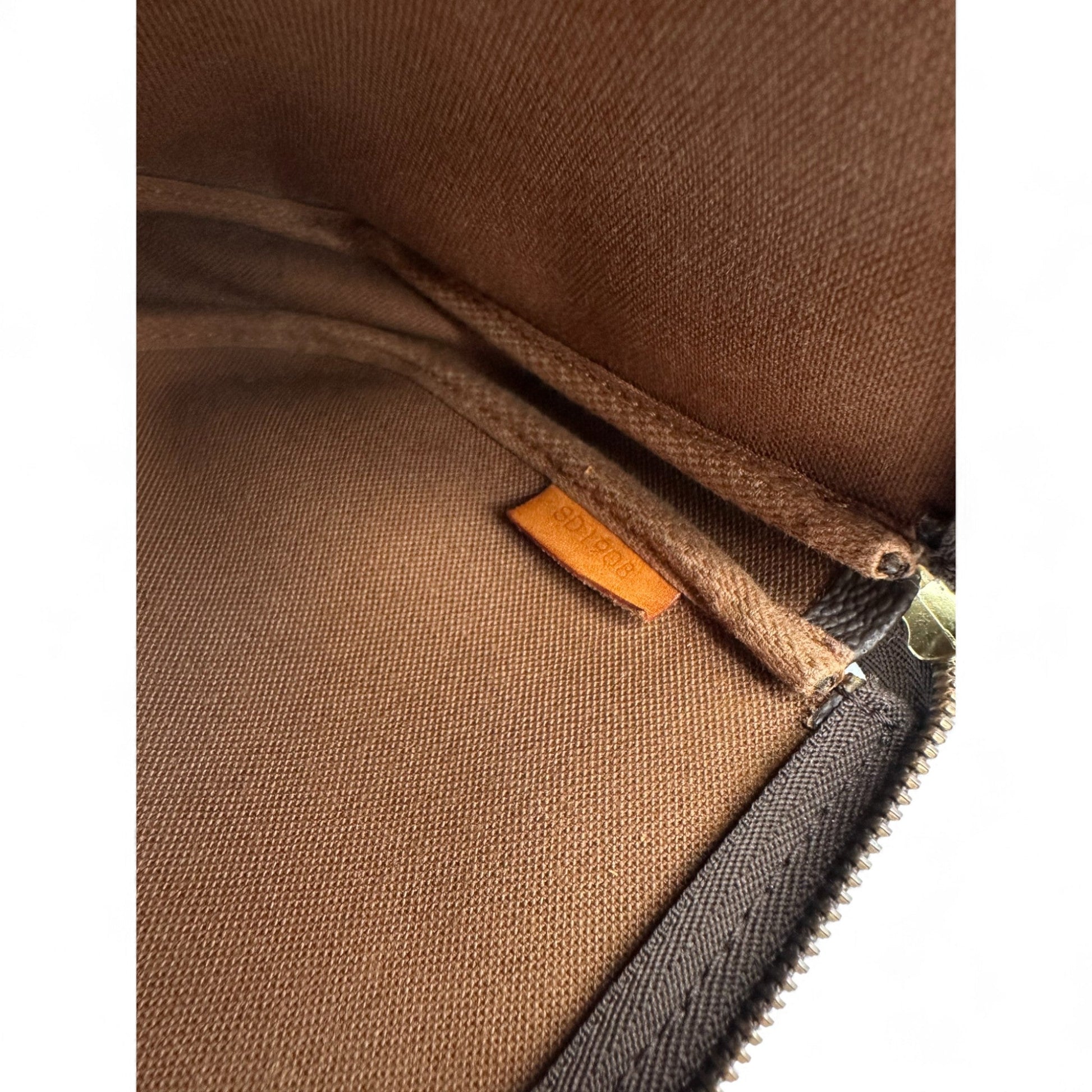 Vintage Louis Vuitton Pochette Accessoires in Monogram - Thanks it's Vintage