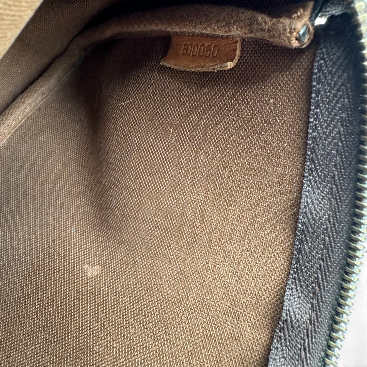 Vintage Louis Vuitton Pochette Accessoires Shoulder Bag - Thanks it's Vintage