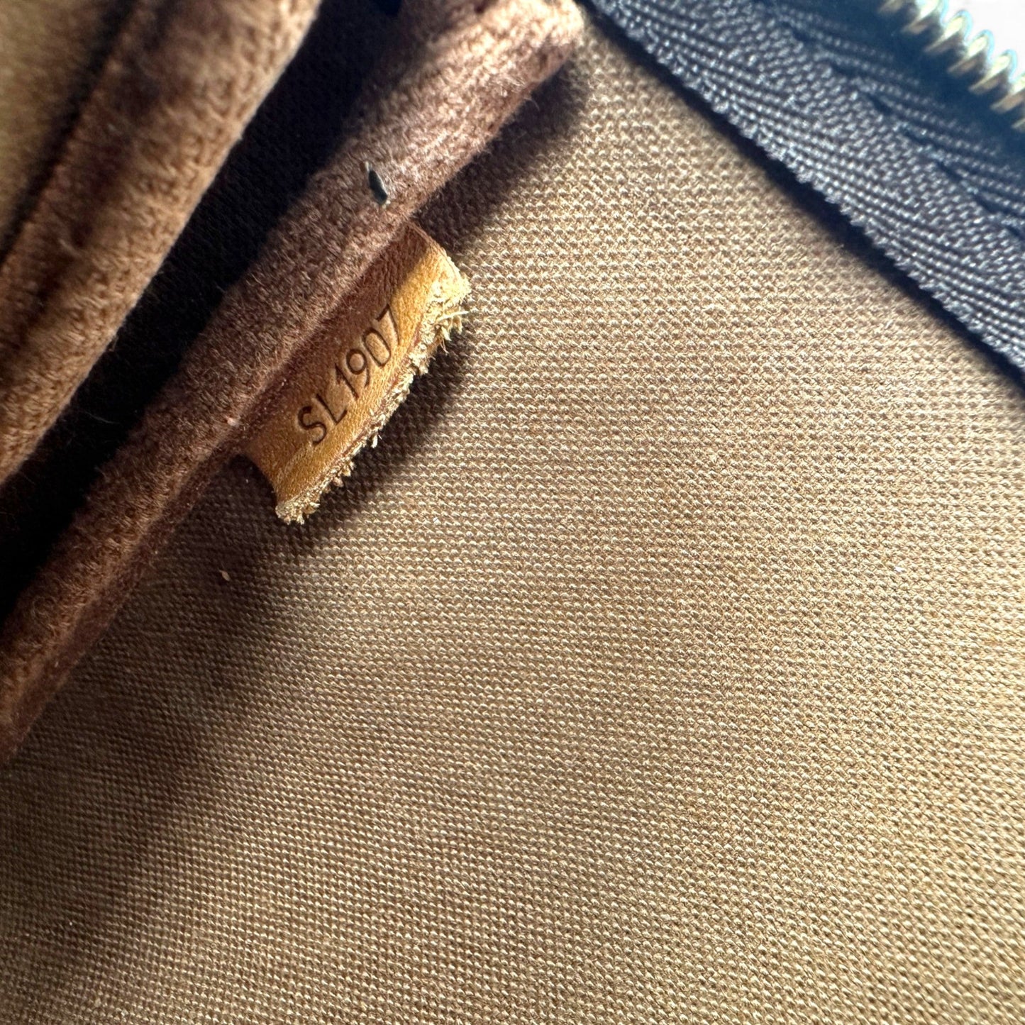 Vintage Louis Vuitton Pochette Accessoires Shoulder Bag - Thanks it's Vintage